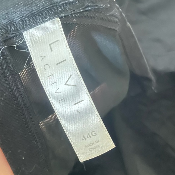 Livi Active by Lane Bryant Molded No Wire Mesh Back Sports Bra - Picture 4 of 7